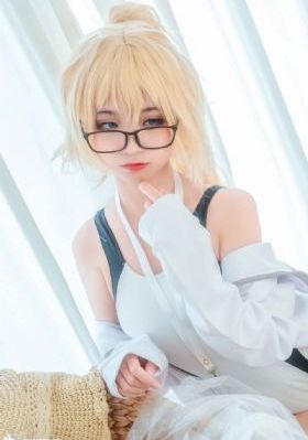 善良女秘书的目的在线观看